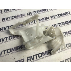 Кронштейн ручки передньої правої  VW Passat B6 SN 2005-2010 3C0837868